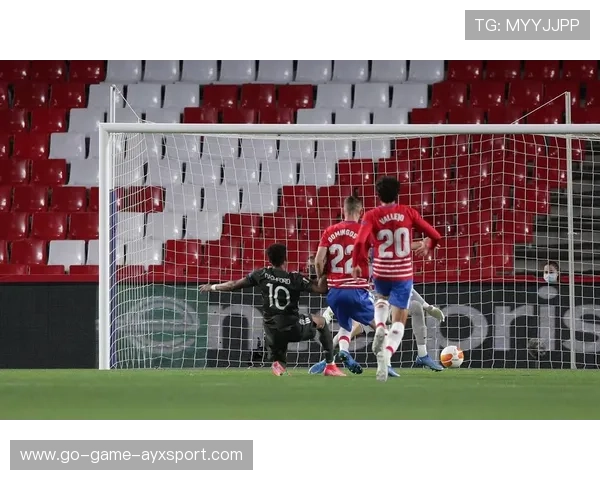 曼联前场连续撞墙配合流畅，B费灵感十足