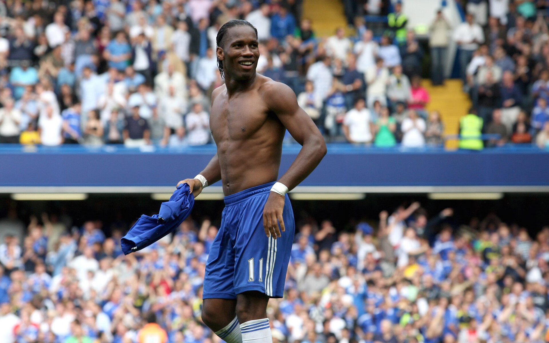 动漫角色三项运动节 COSER参与短跑、投篮与跳绳